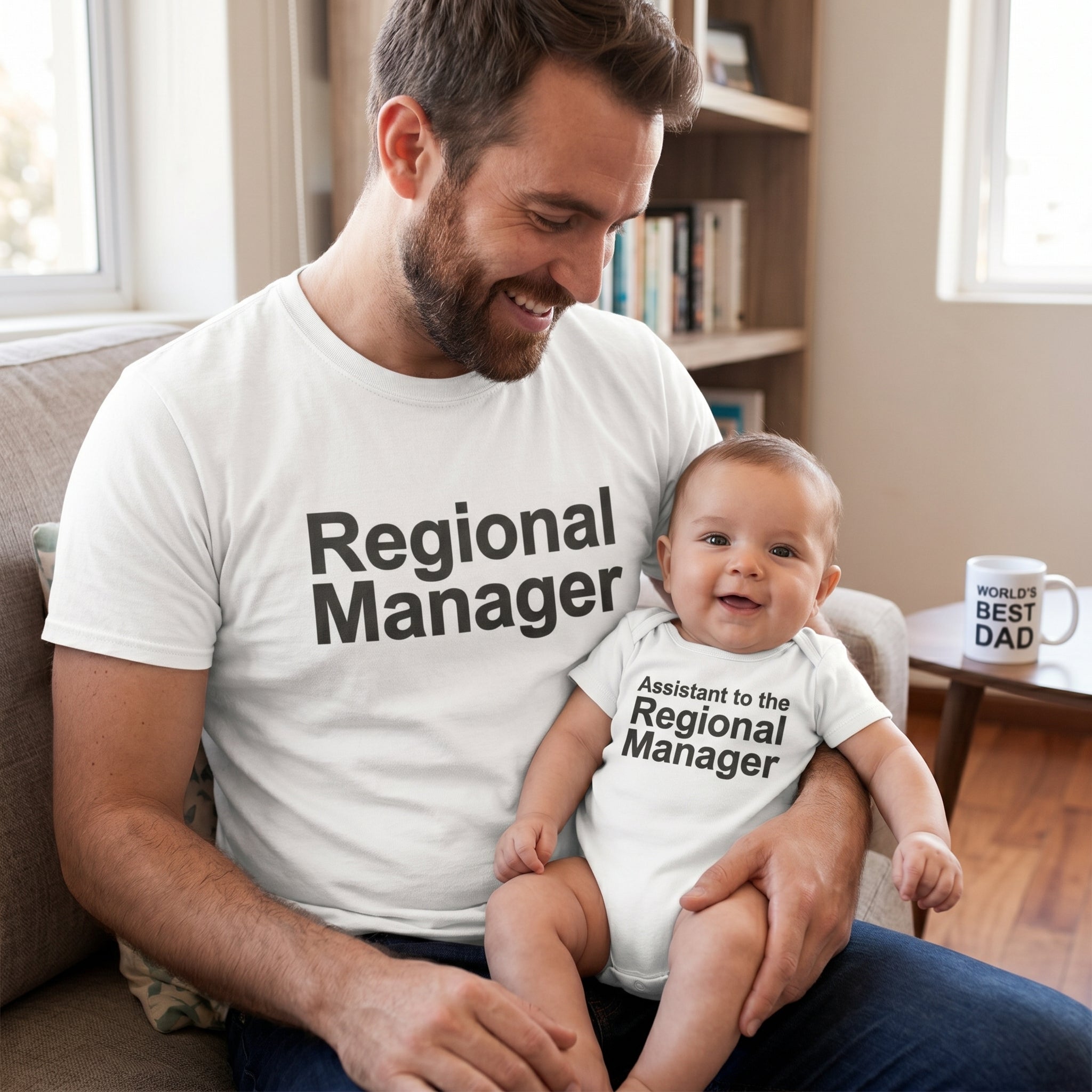 Assistent des Regionalleiters – T-Shirt und Bodysuit / T-Shirt – (separat erhältlich)