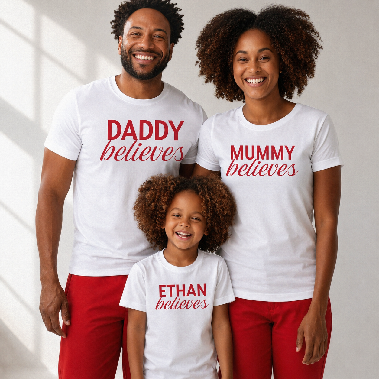 PERSONALISIERTE Weihnachtsglauben – Passende Weihnachtsoberteile für die ganze Familie – Erwachsene, Kinder und Babys – (Separat erhältlich)
