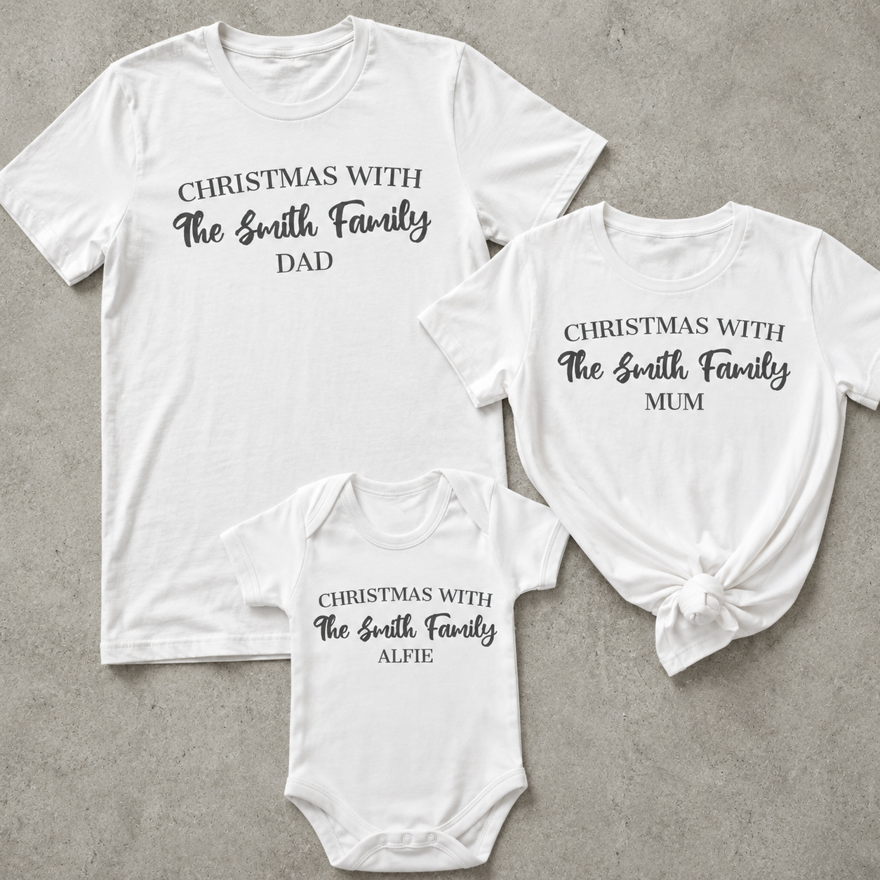 Personalisiertes Weihnachten mit der ... Familie – Passende Weihnachtsoberteile für die ganze Familie – Erwachsene, Kinder und Babys – (separat erhältlich)