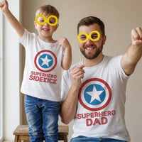Superhelden-Sidekick – Baby-Geschenkset mit Baby-/Kinder-T-Shirt und Vater-T-Shirt – (separat erhältlich)